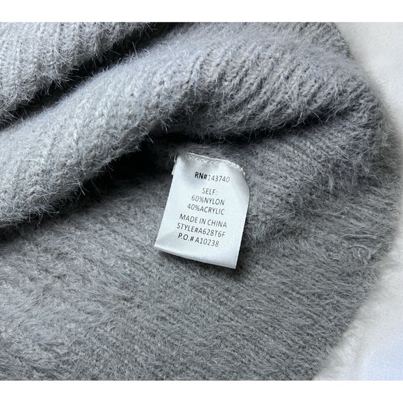 After Market Womens M Pullover Gray Sweater Long Sleeve Ribbed Cozy Fluff Finish - Picture 6 of 8